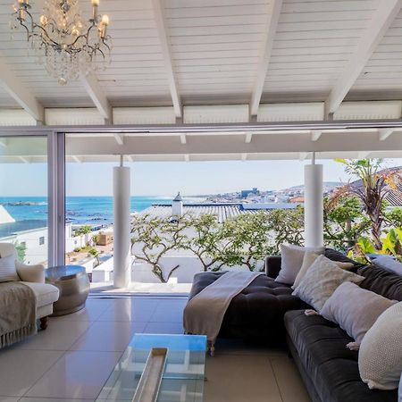 White Waves Beach House Bloubergstrand Exterior photo