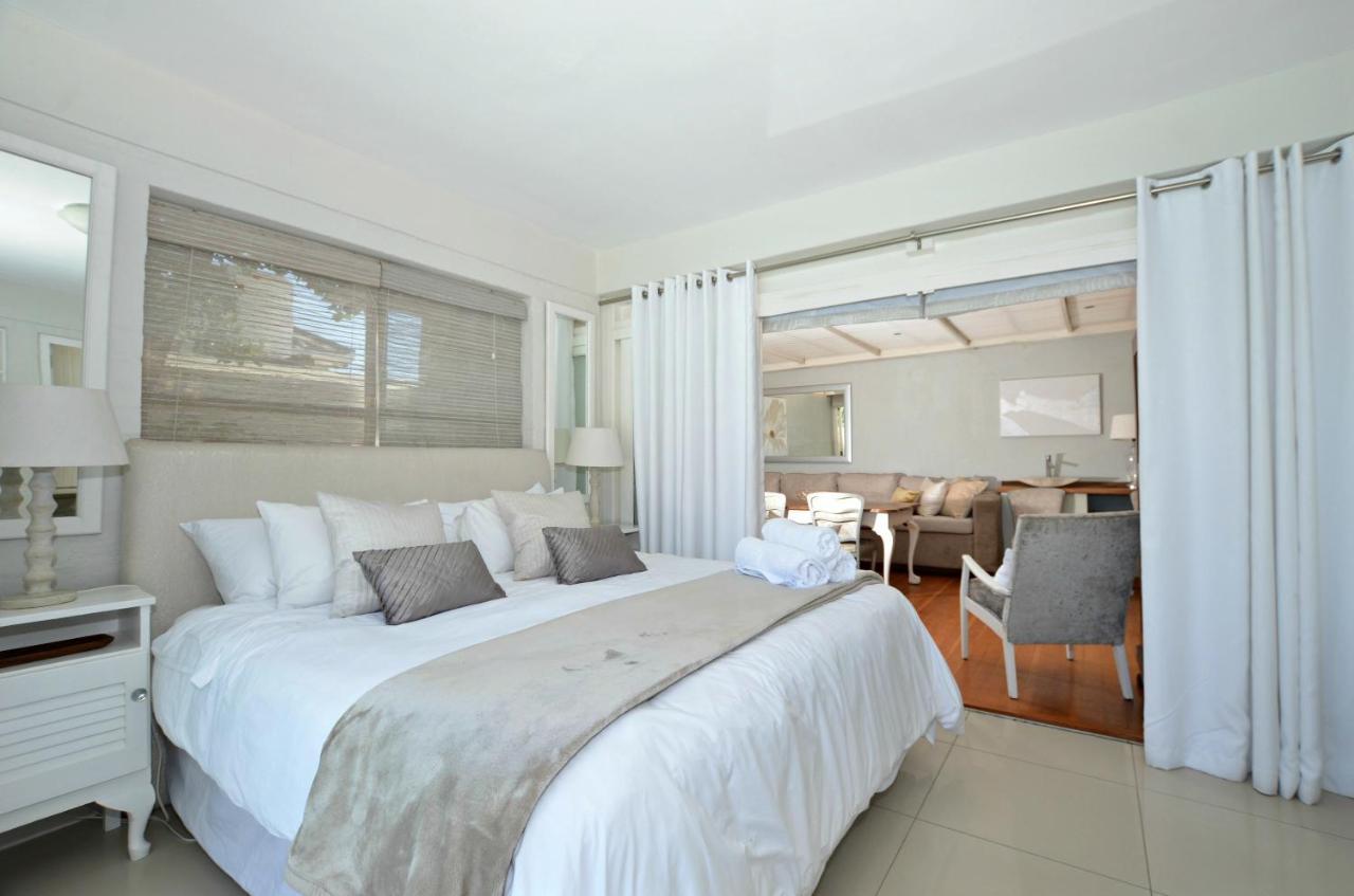 White Waves Beach House Bloubergstrand Exterior photo