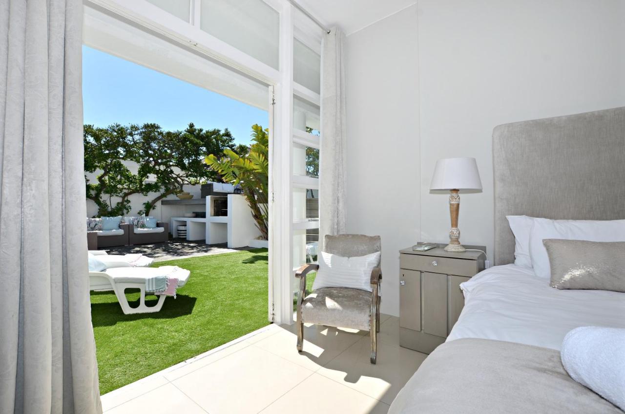 White Waves Beach House Bloubergstrand Exterior photo