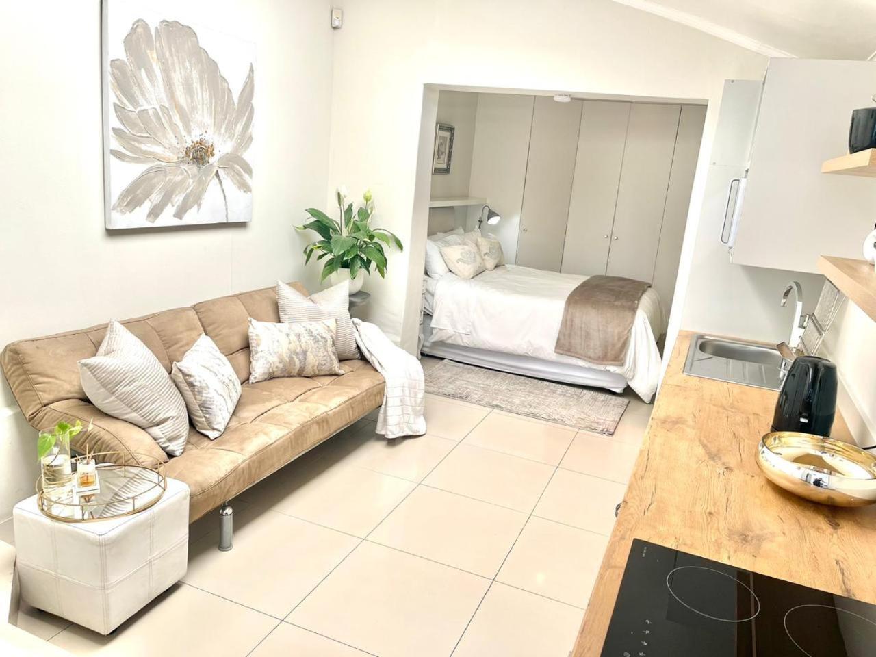 White Waves Beach House Bloubergstrand Exterior photo