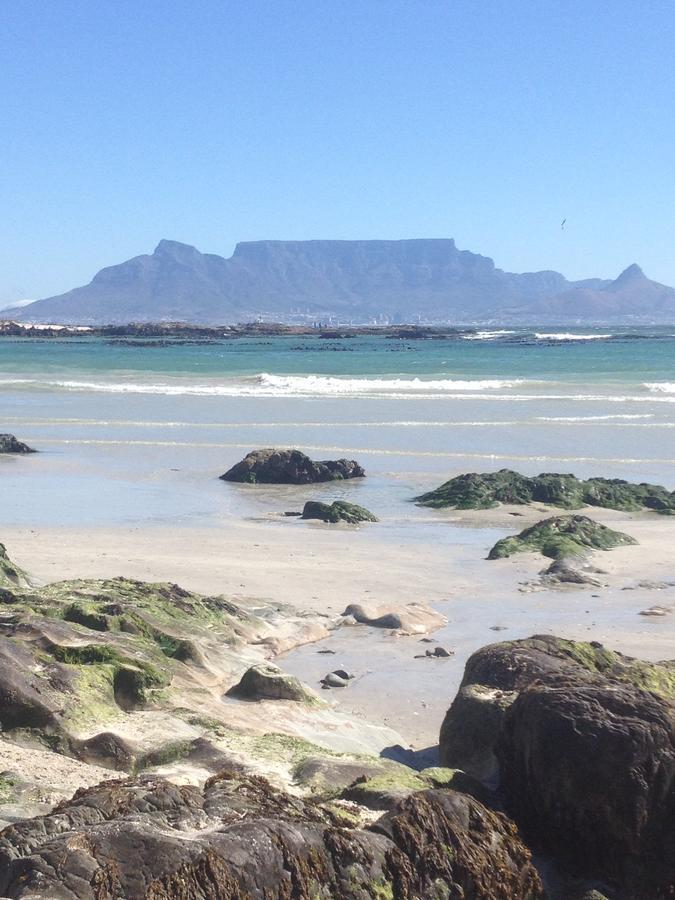 White Waves Beach House Bloubergstrand Exterior photo