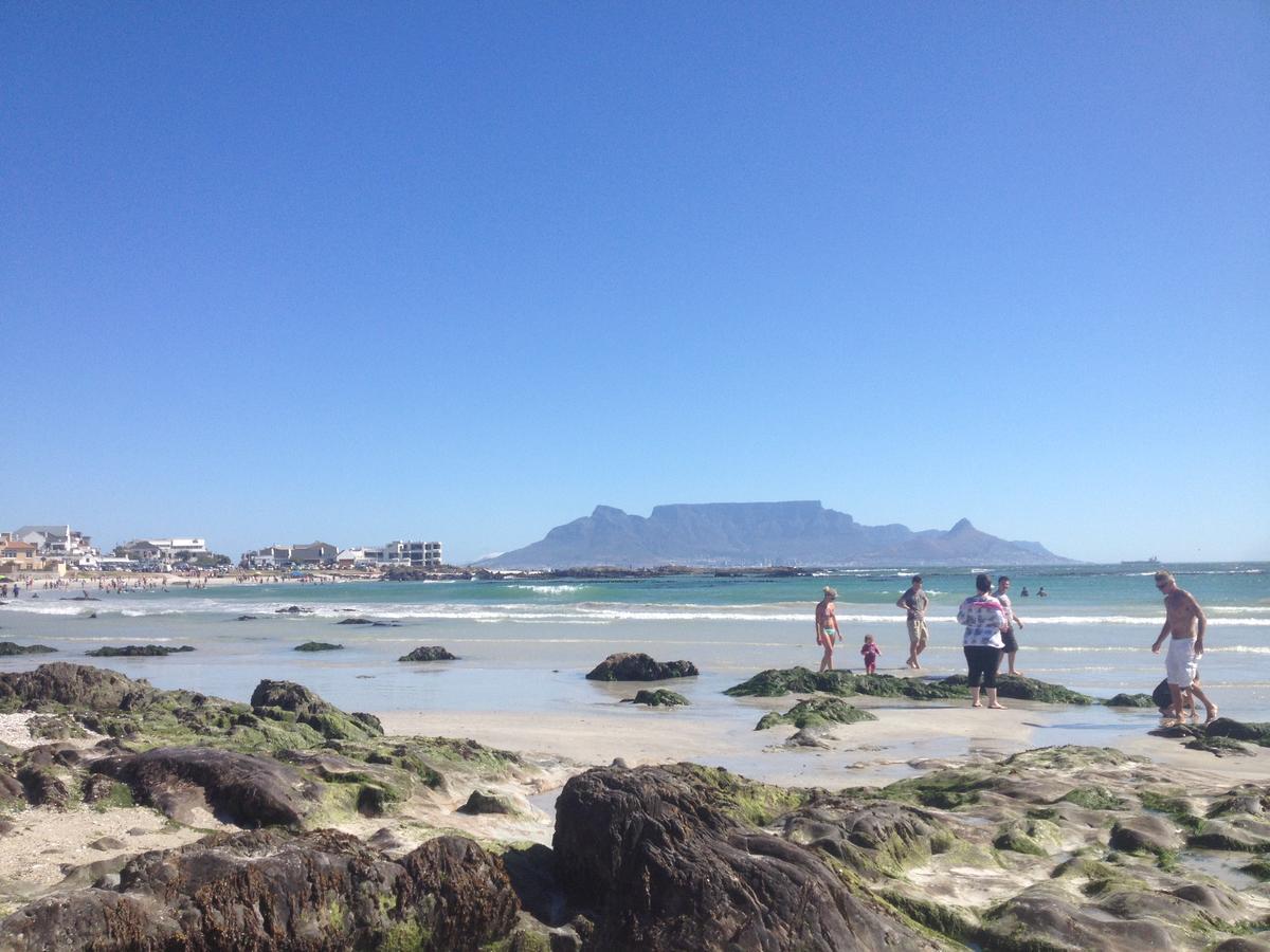 White Waves Beach House Bloubergstrand Exterior photo