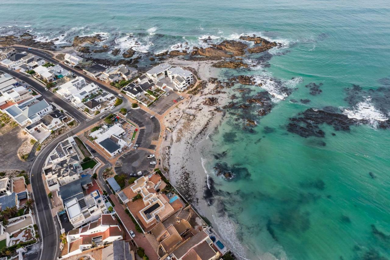 White Waves Beach House Bloubergstrand Exterior photo