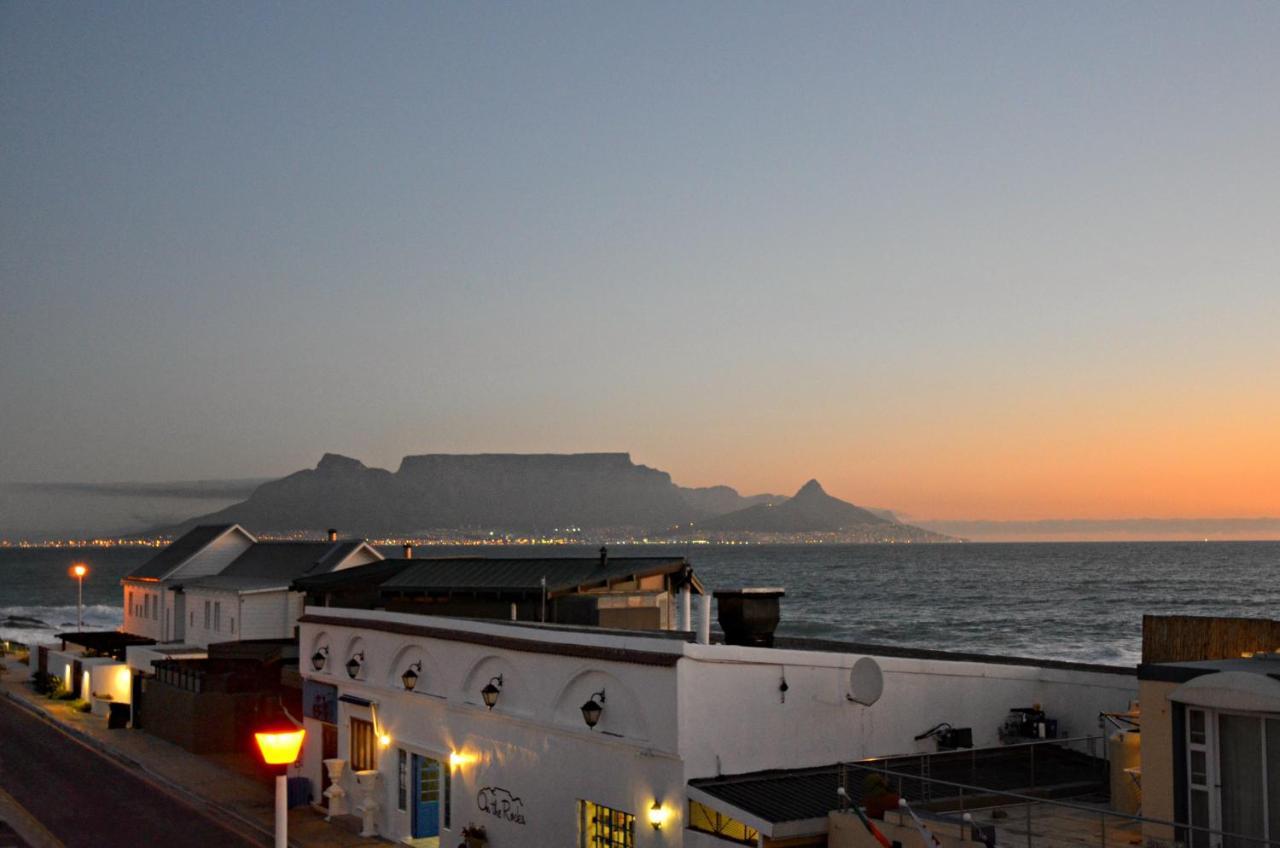 White Waves Beach House Bloubergstrand Exterior photo