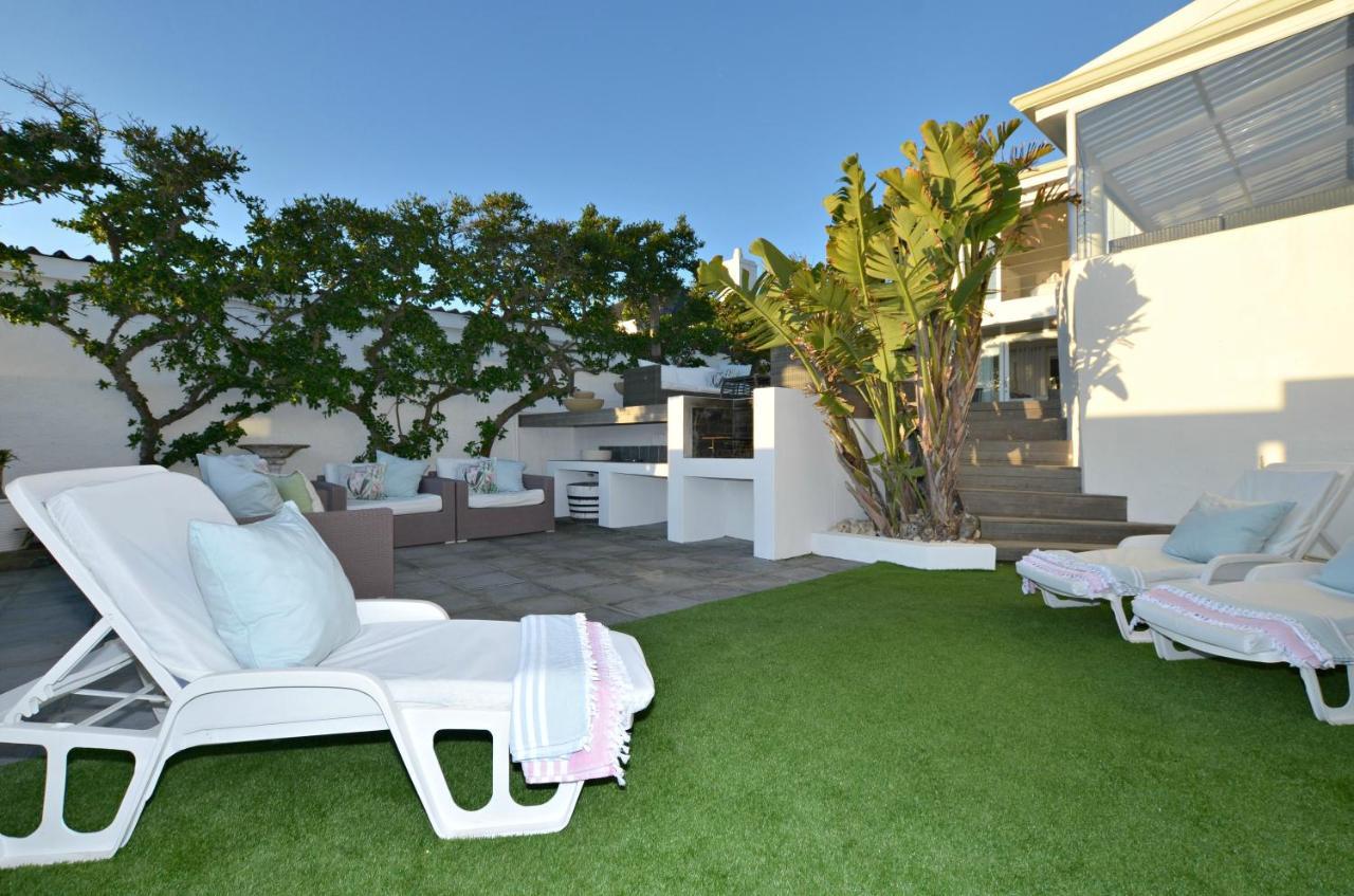 White Waves Beach House Bloubergstrand Exterior photo