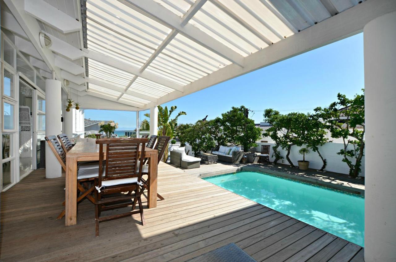 White Waves Beach House Bloubergstrand Exterior photo