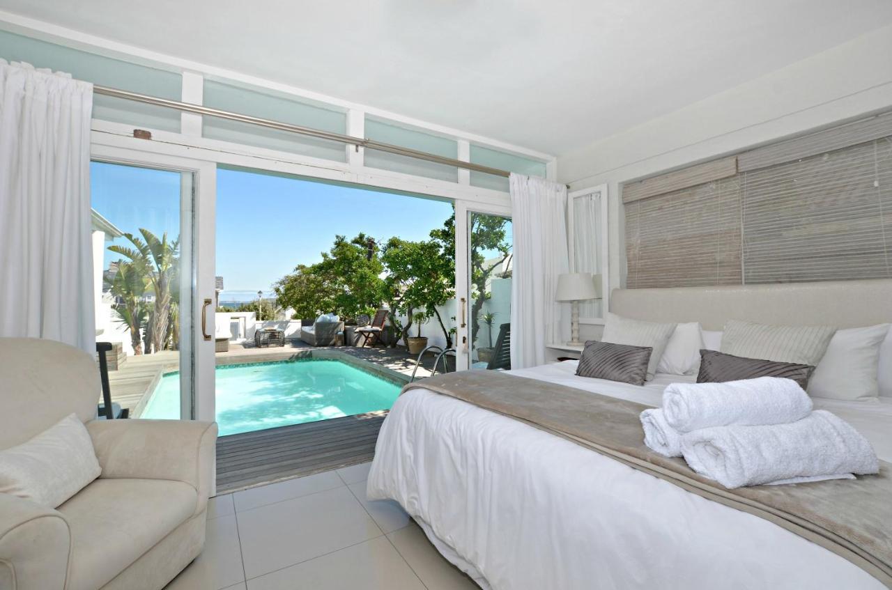 White Waves Beach House Bloubergstrand Exterior photo
